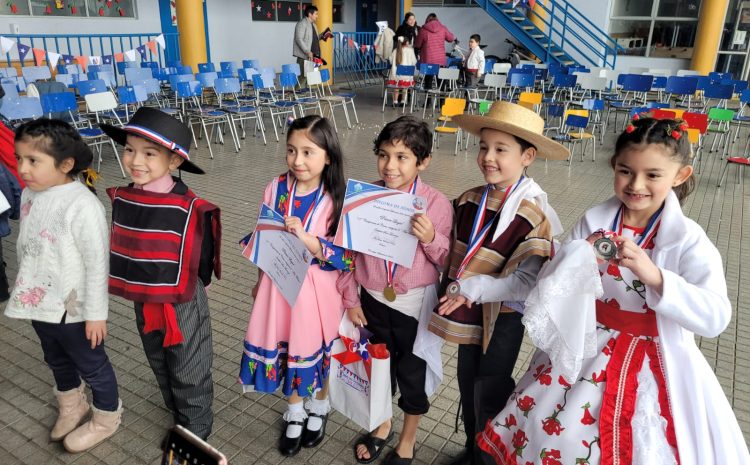  Estudiantes participaron en campeonato de cueca